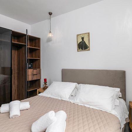 Tsakanos Home Adamantas  ภายนอก รูปภาพ