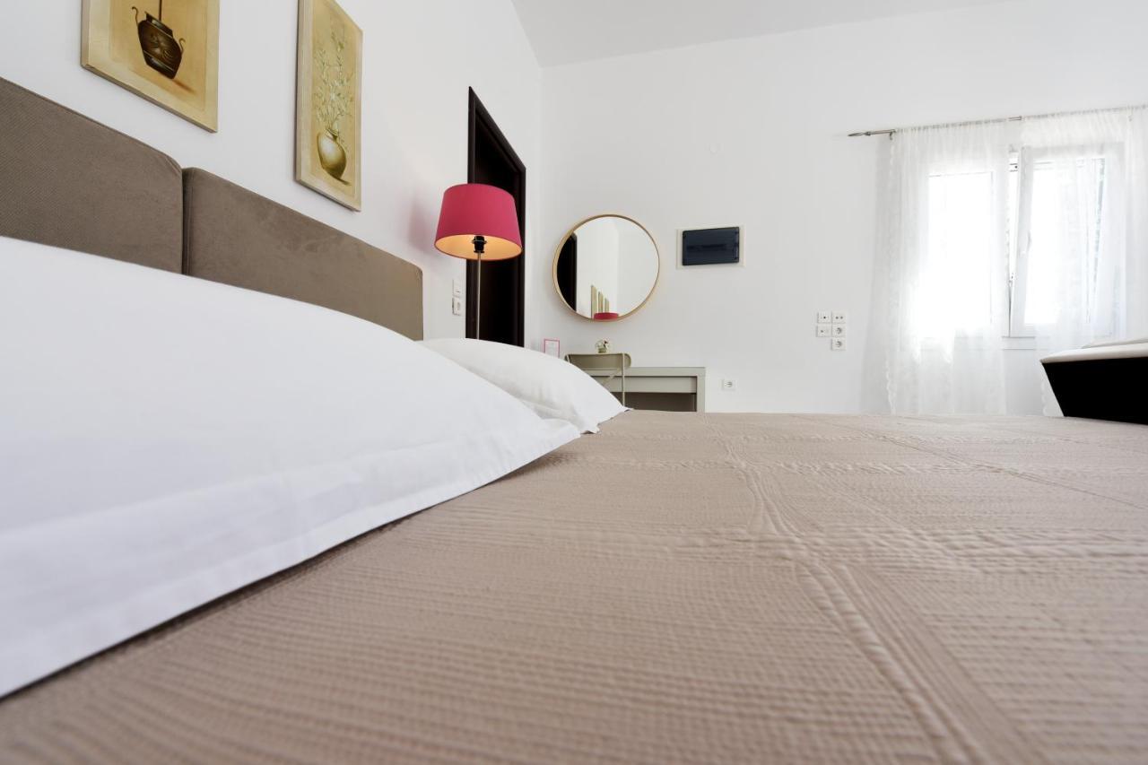 Tsakanos Home Adamantas  ภายนอก รูปภาพ