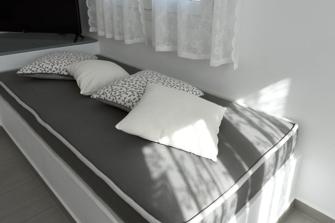Tsakanos Home Adamantas  ภายนอก รูปภาพ