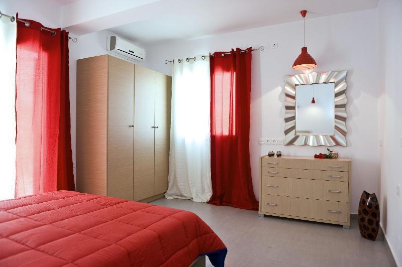 Tsakanos Home Adamantas  ภายนอก รูปภาพ
