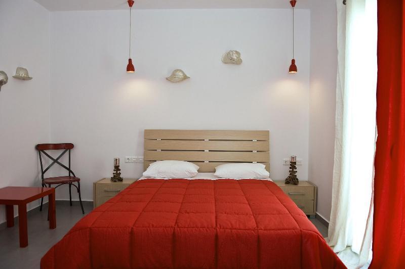 Tsakanos Home Adamantas  ภายนอก รูปภาพ