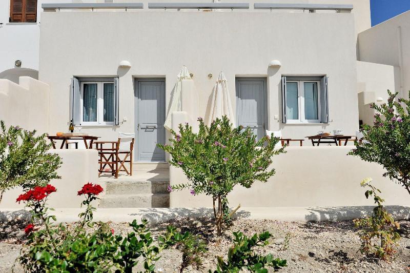 Tsakanos Home Adamantas  ภายนอก รูปภาพ