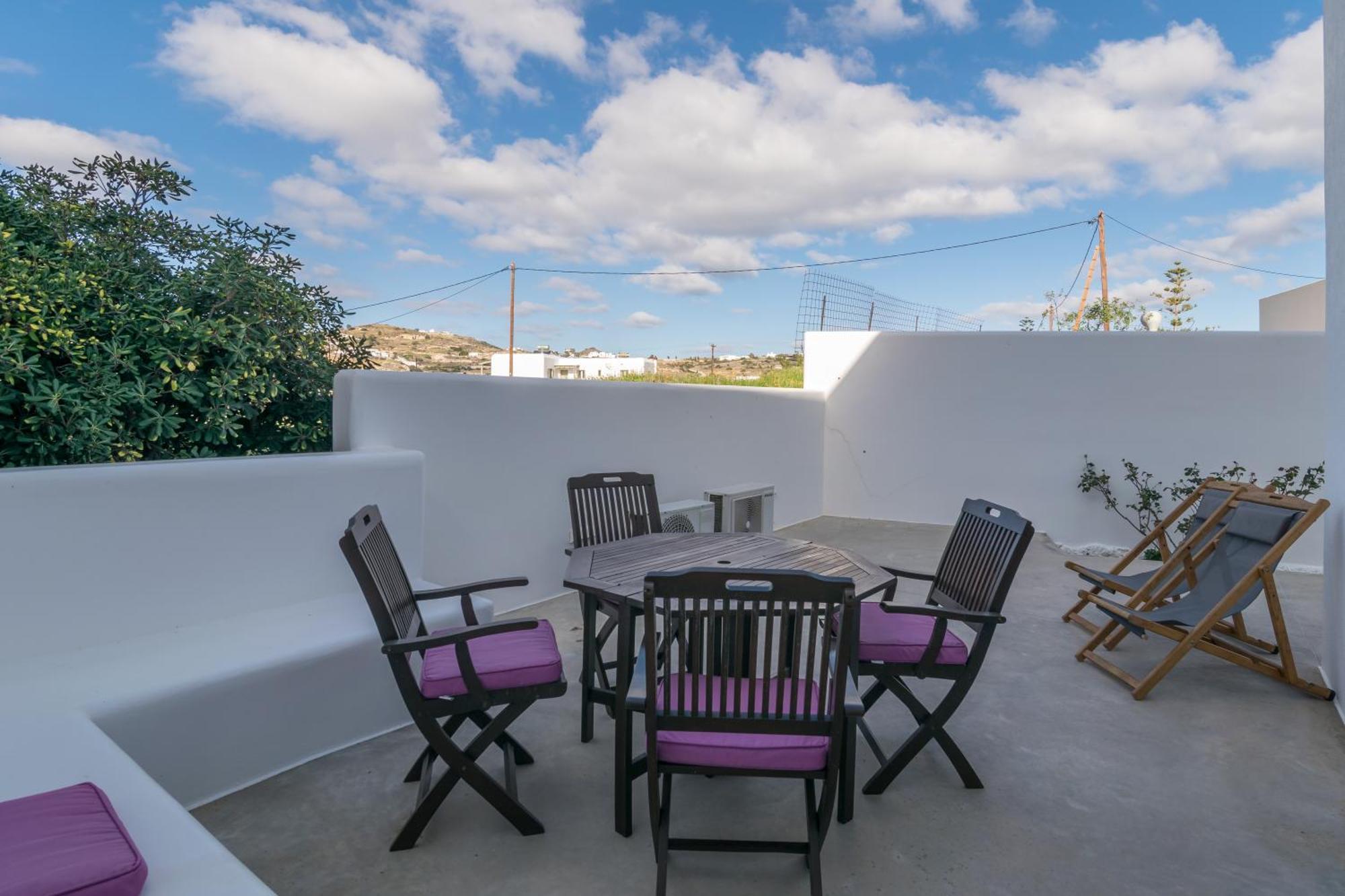 Tsakanos Home Adamantas  ภายนอก รูปภาพ