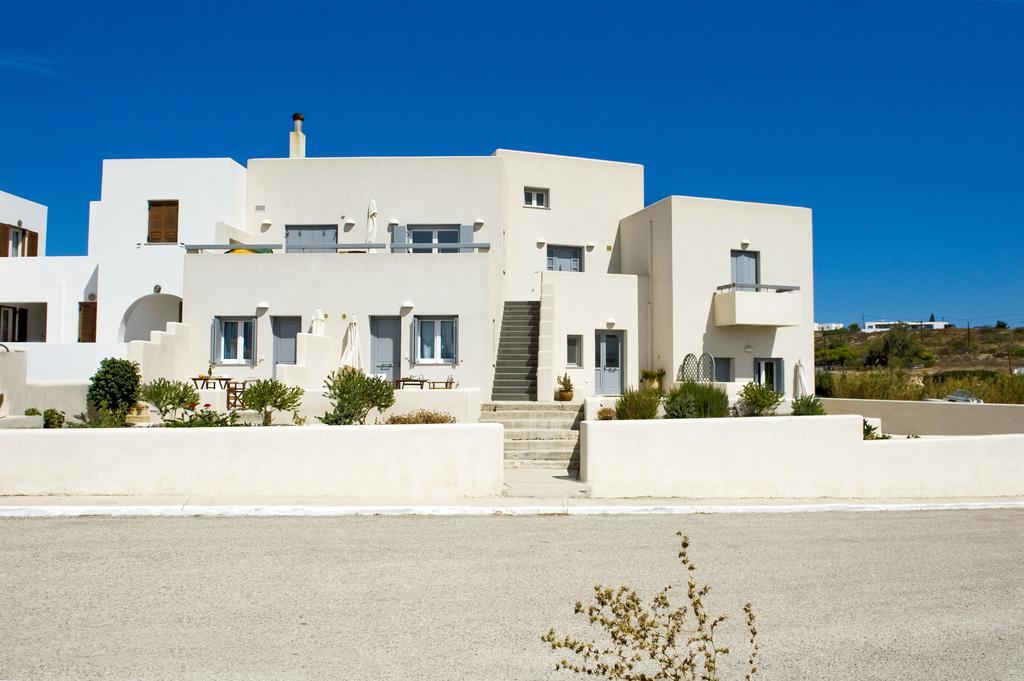 Tsakanos Home Adamantas  ภายนอก รูปภาพ